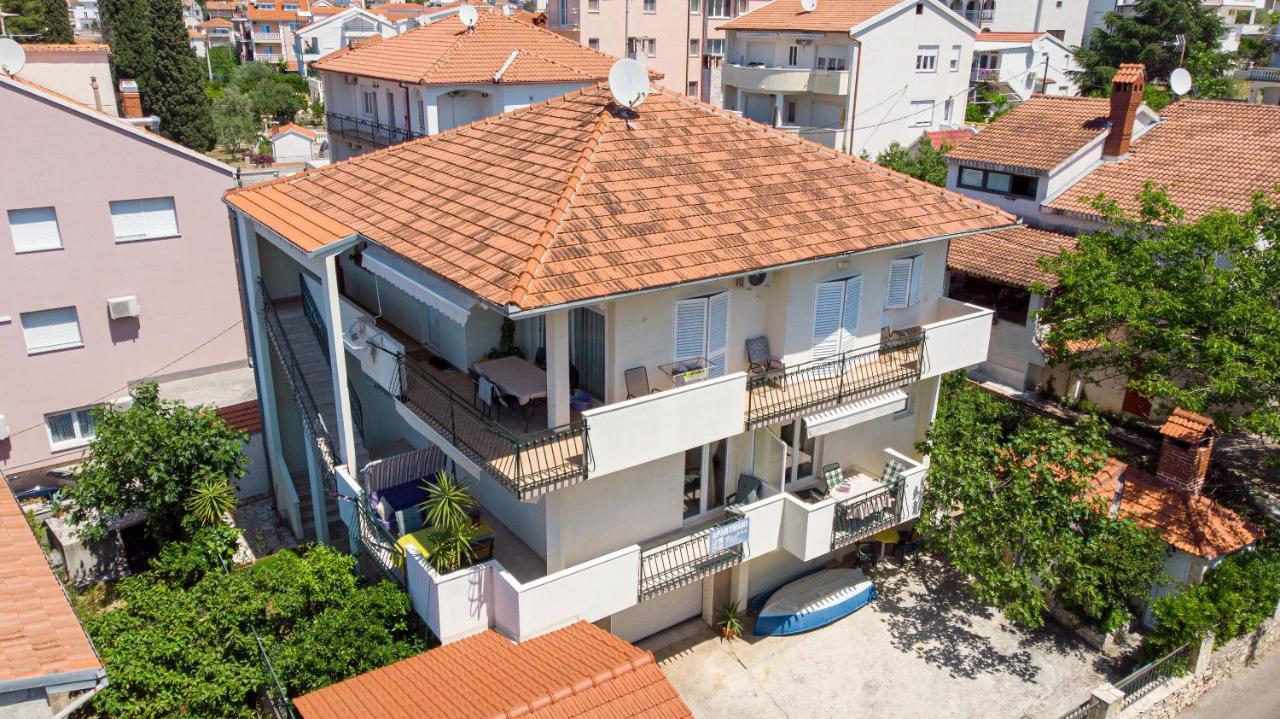 Apartments Vice Trogir Bagian luar foto