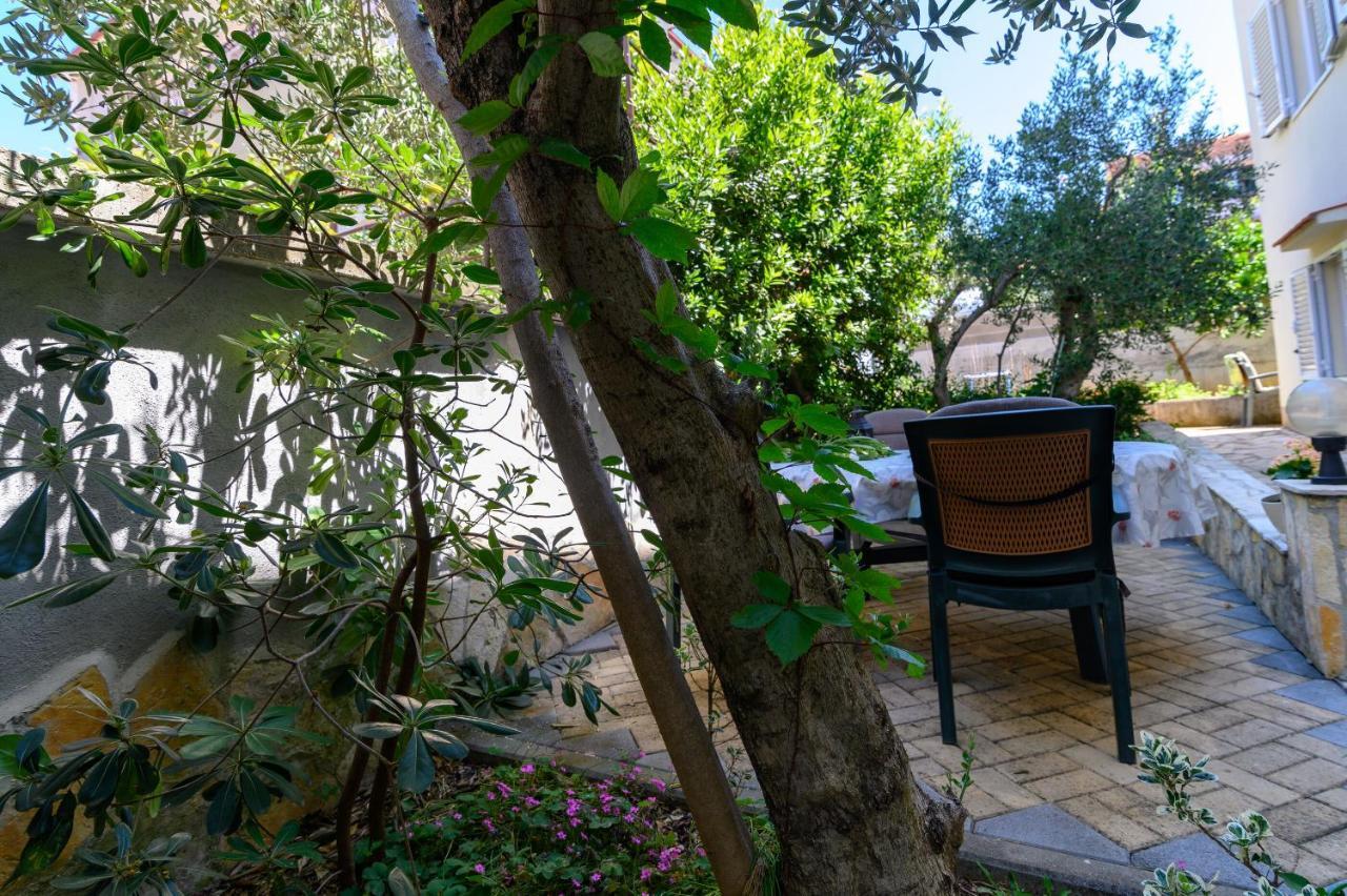 Apartments Vice Trogir Bagian luar foto