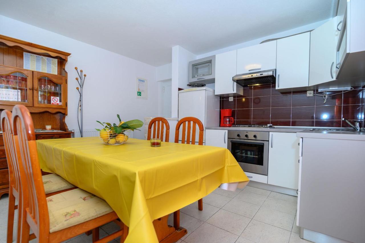 Apartments Vice Trogir Bagian luar foto